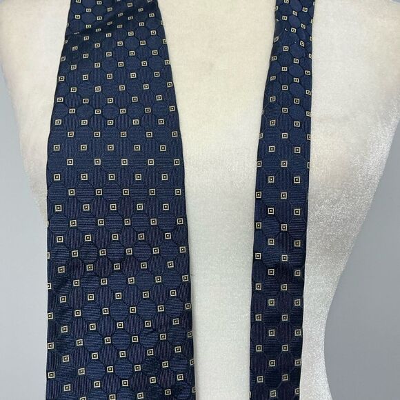 Lord & Taylor The Man's Shop Navy Mini Geometric Floral Mens Neck Tie 100% Silk - Picture 1 of 6